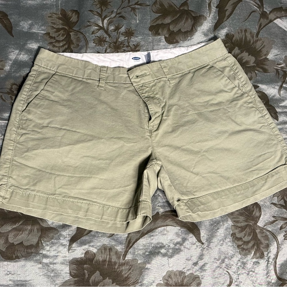 Old Navy Sage Green Women's Bermudas